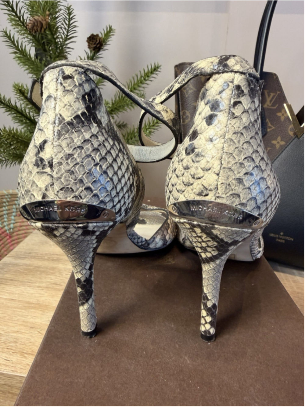 Michael Kors Snakeskin Print Ankle Strap Heels Size 7.5 Leather Stiletto Sandals - Picture 5 of 9